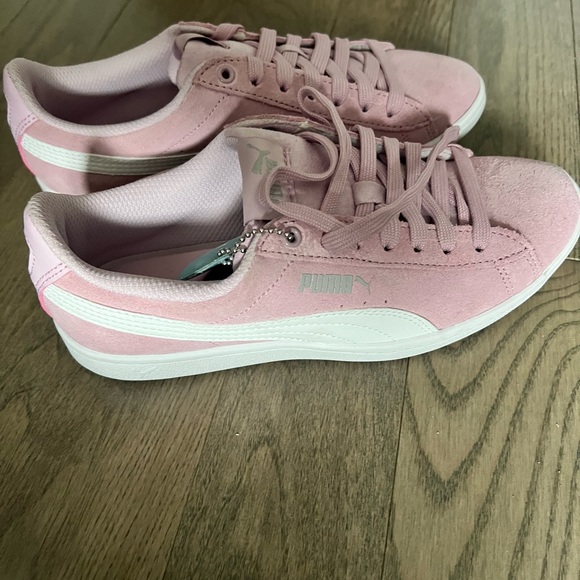 Women’s size 7 Puma shoes - Picture 3 of 4